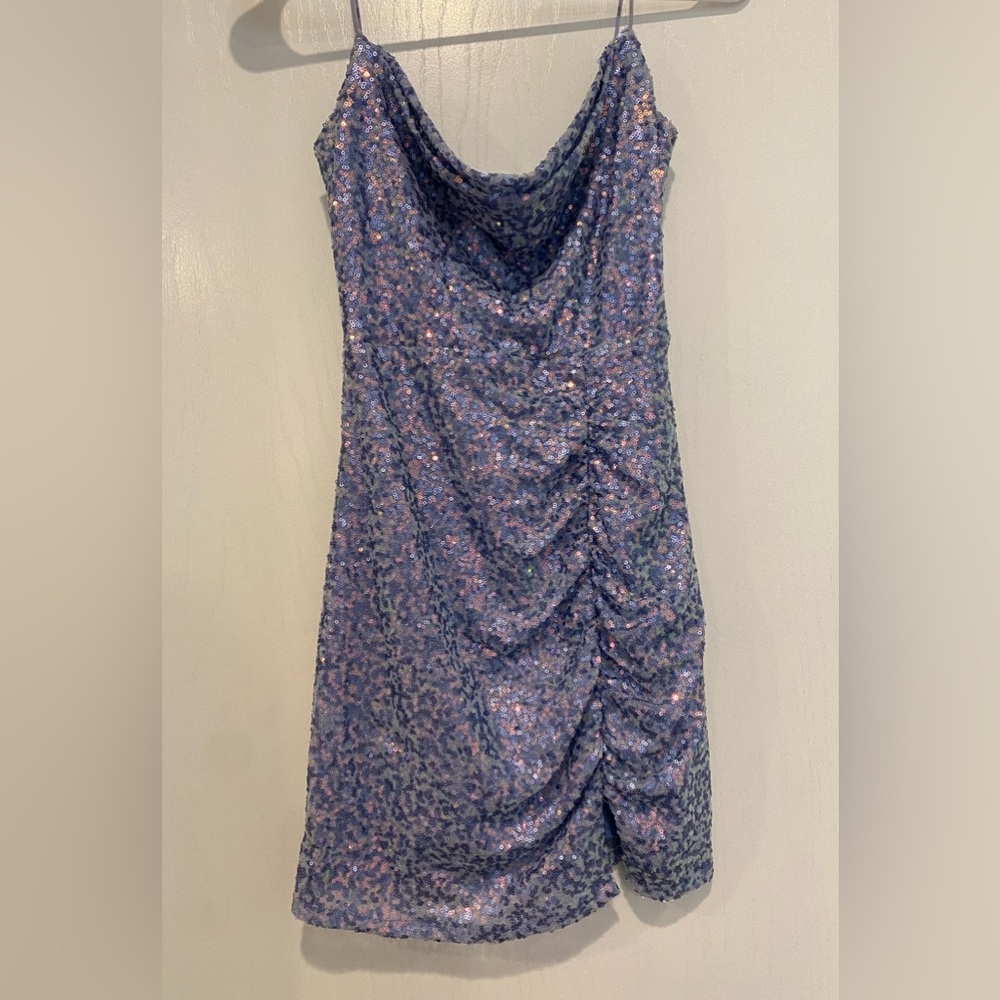 Blue/Purple Homecoming dress! Mini dress as scoop neck and small slit! B. Darlin
